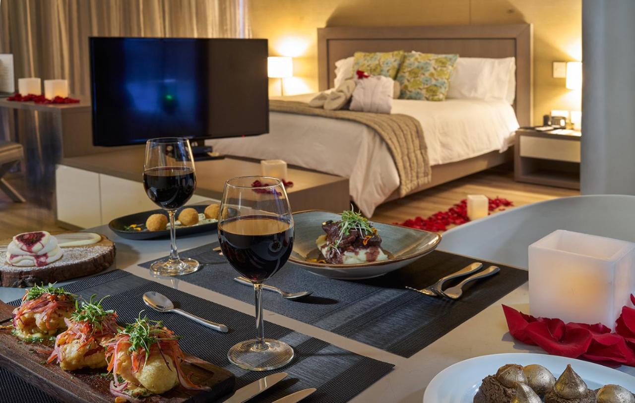 בוגוטה Hotel 100 Luxury Suites By Preferred מראה חיצוני תמונה A room at the hotel