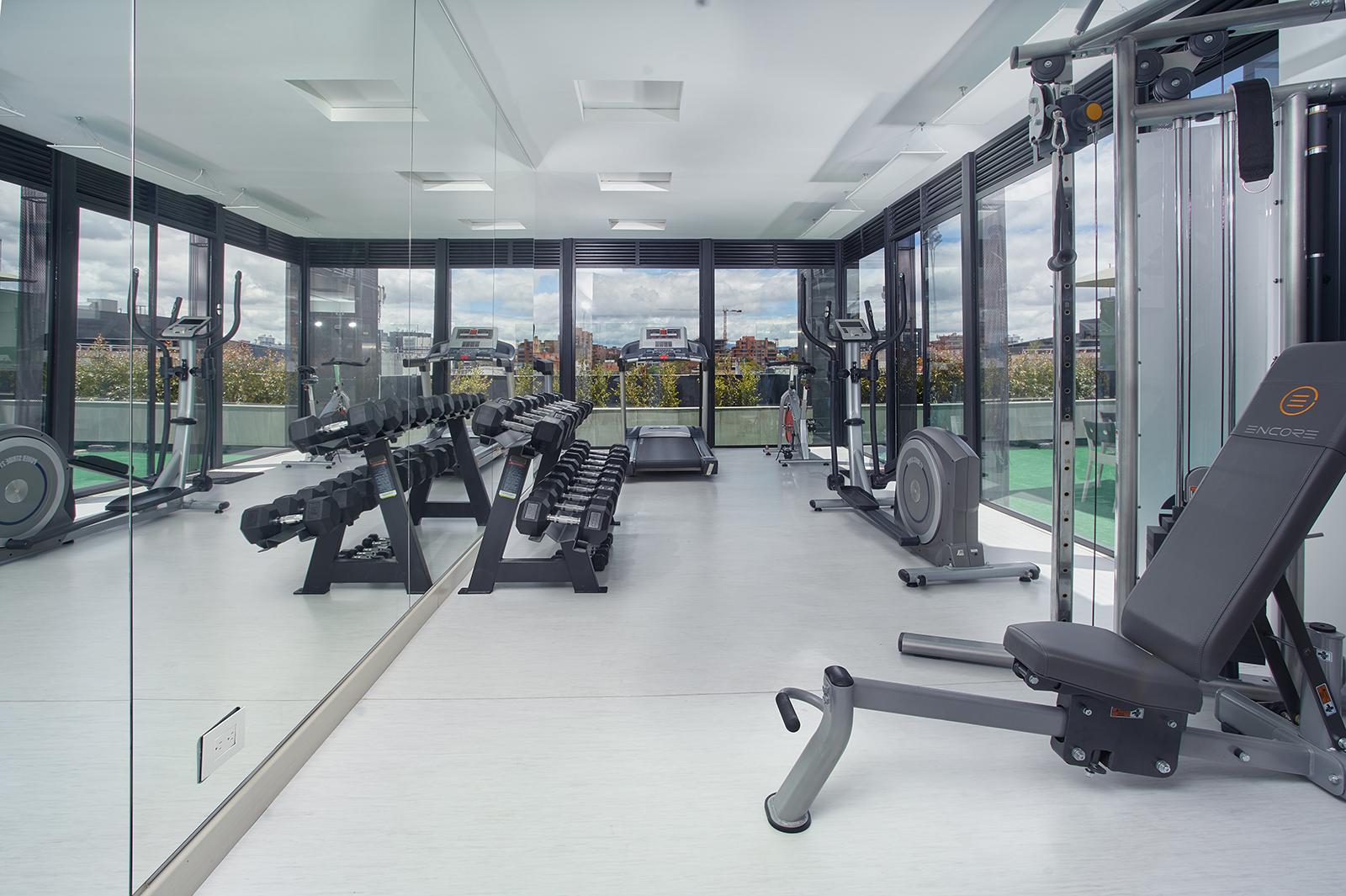 בוגוטה Hotel 100 Luxury Suites By Preferred מראה חיצוני תמונה The gym at the London Business School