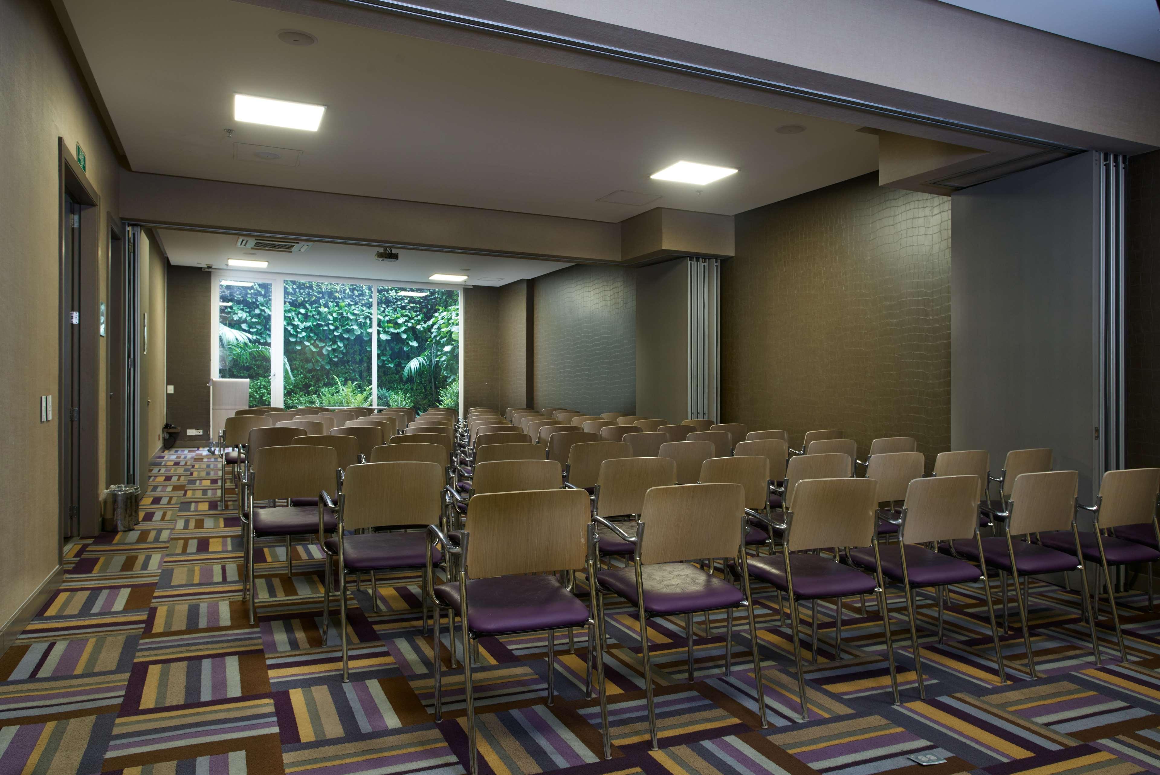 בוגוטה Hotel 100 Luxury Suites By Preferred מראה חיצוני תמונה A meeting room at the hotel