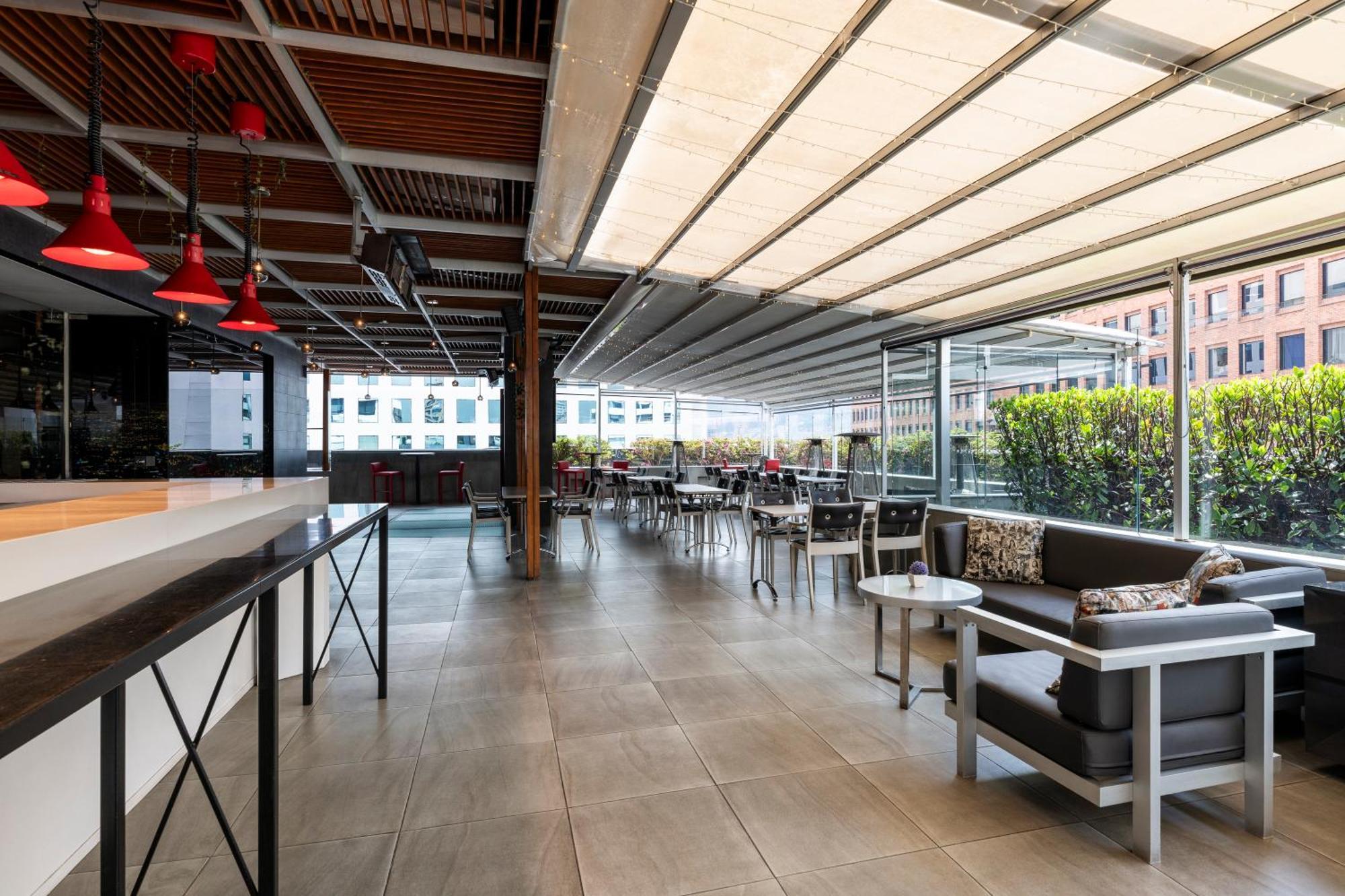 בוגוטה Hotel 100 Luxury Suites By Preferred מראה חיצוני תמונה The 10th floor of the building