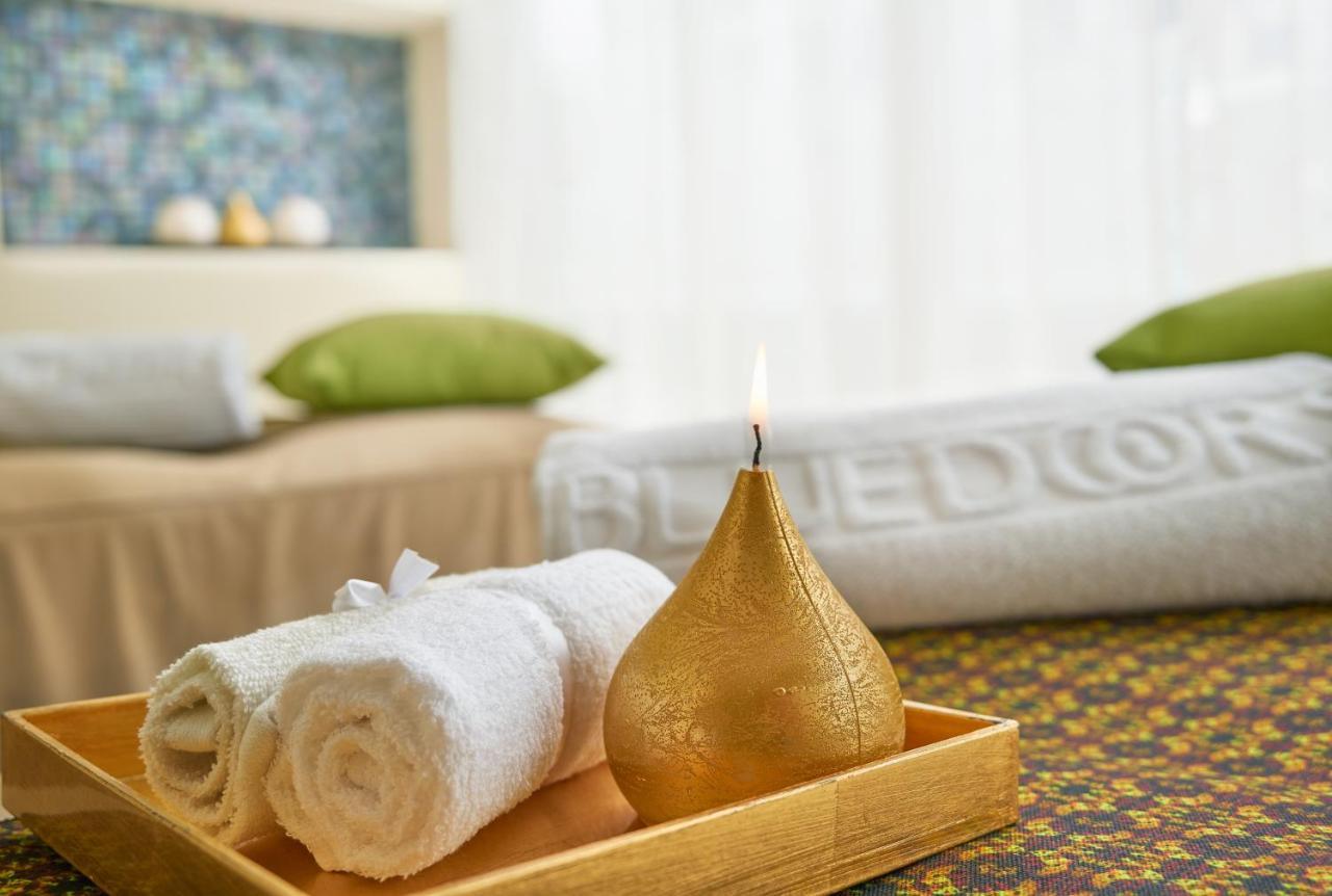 בוגוטה Hotel 100 Luxury Suites By Preferred מראה חיצוני תמונה A spa treatment room